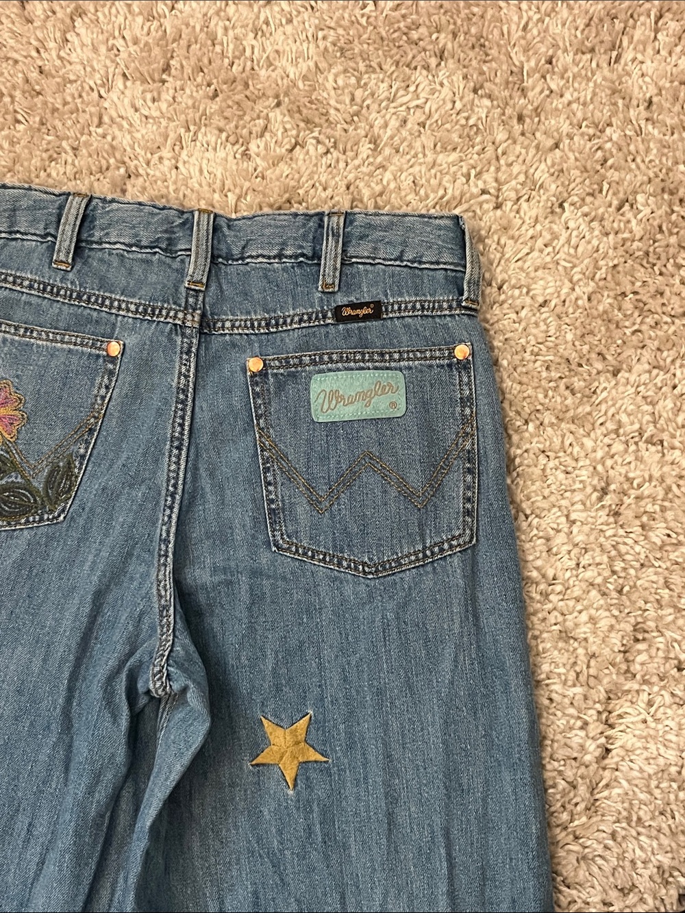 Like New Wrangler X Lainey Wilson High Rise Jeans - Picture 7 of 9